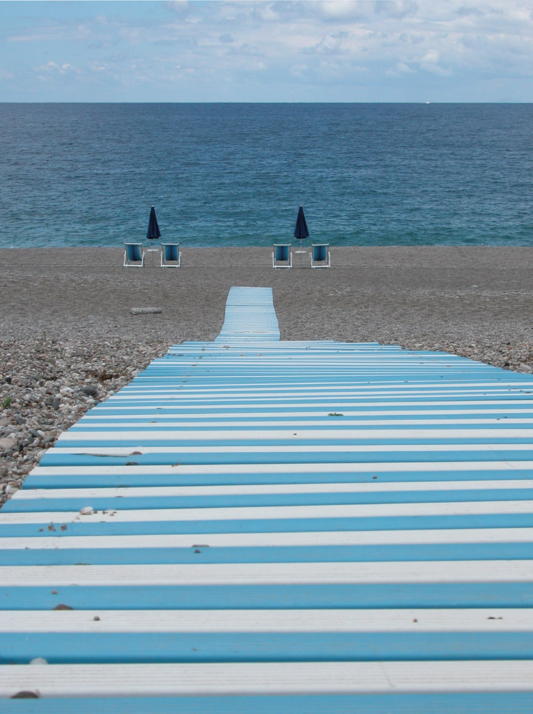 ... scivolando giu` verso il mare