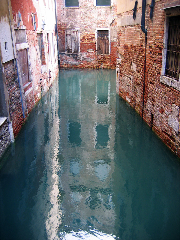 Acqua e mattoni