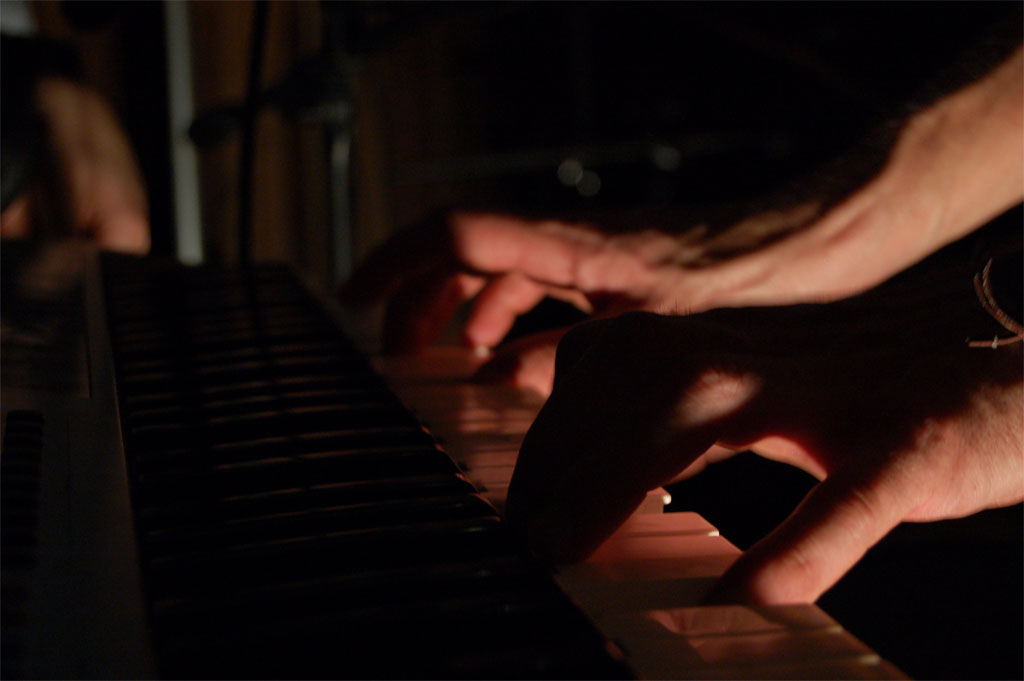 le mani sui tasti
