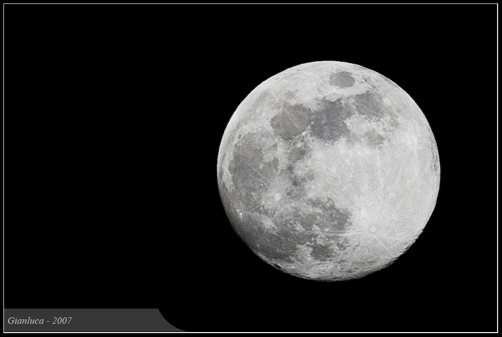 E la luna buss�...