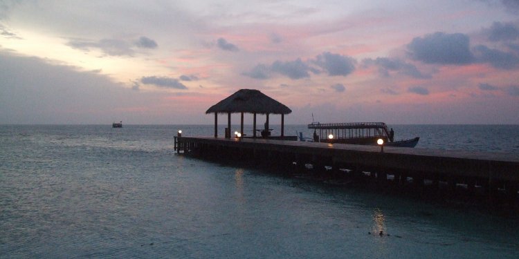 Tramonto sotto la pioggia (Maldive)