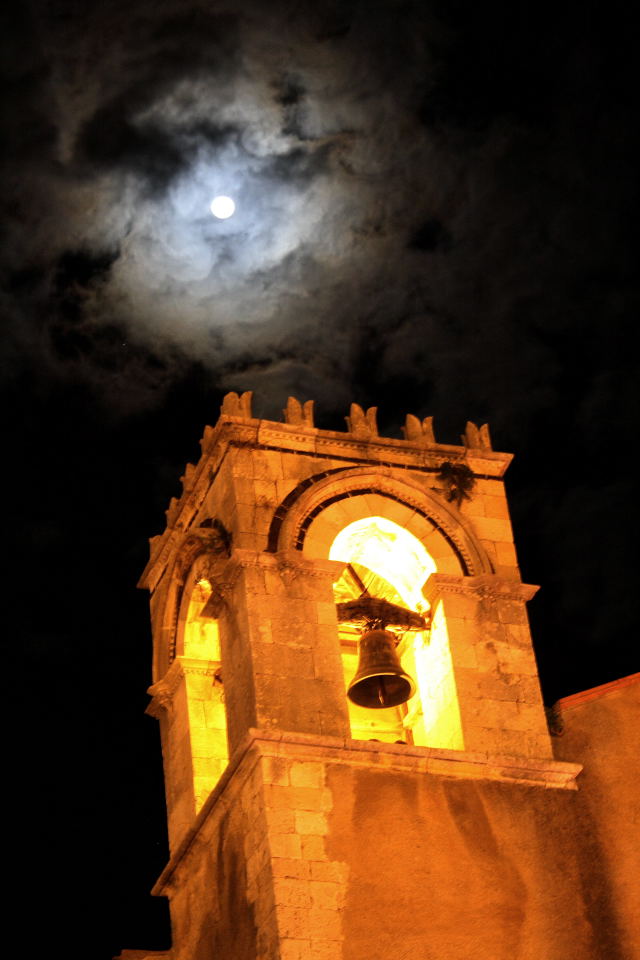 IL CAMPANILE E LA LUNA