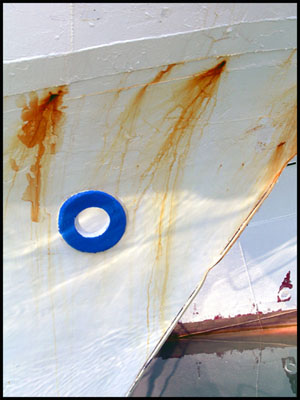 Prua di un peschereccio