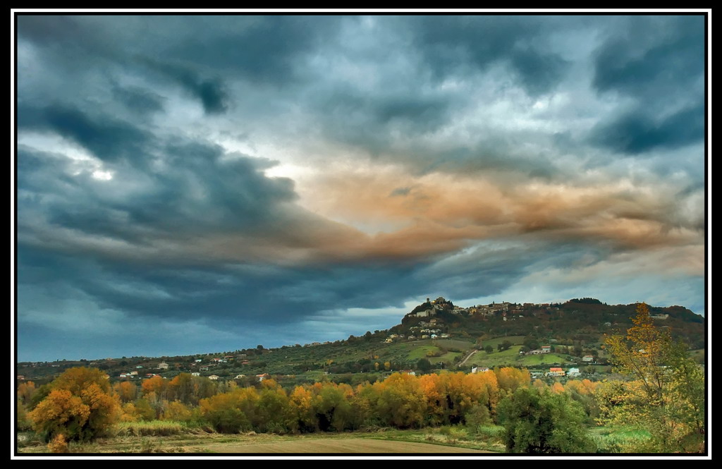 Nuvoloni su Villa Verucchio