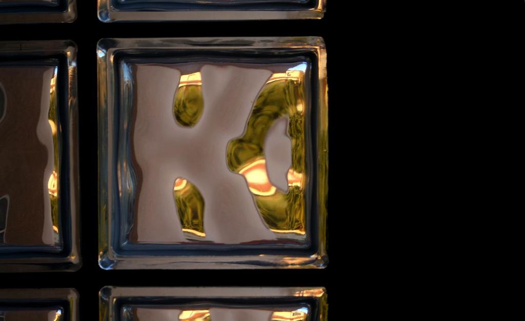 VETRO IN GIOCO DI LUCI