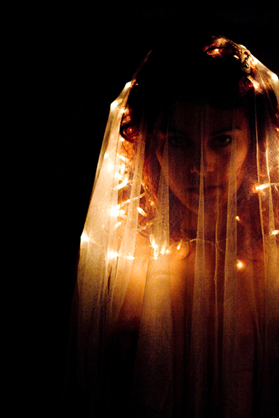 #Tulle e lampadine  Come il fuoco