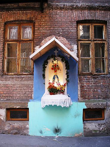 Capellina in un cortile a Varsavia