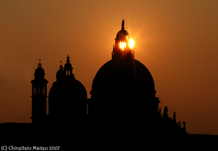 Tramonto con la chiesa della Salute