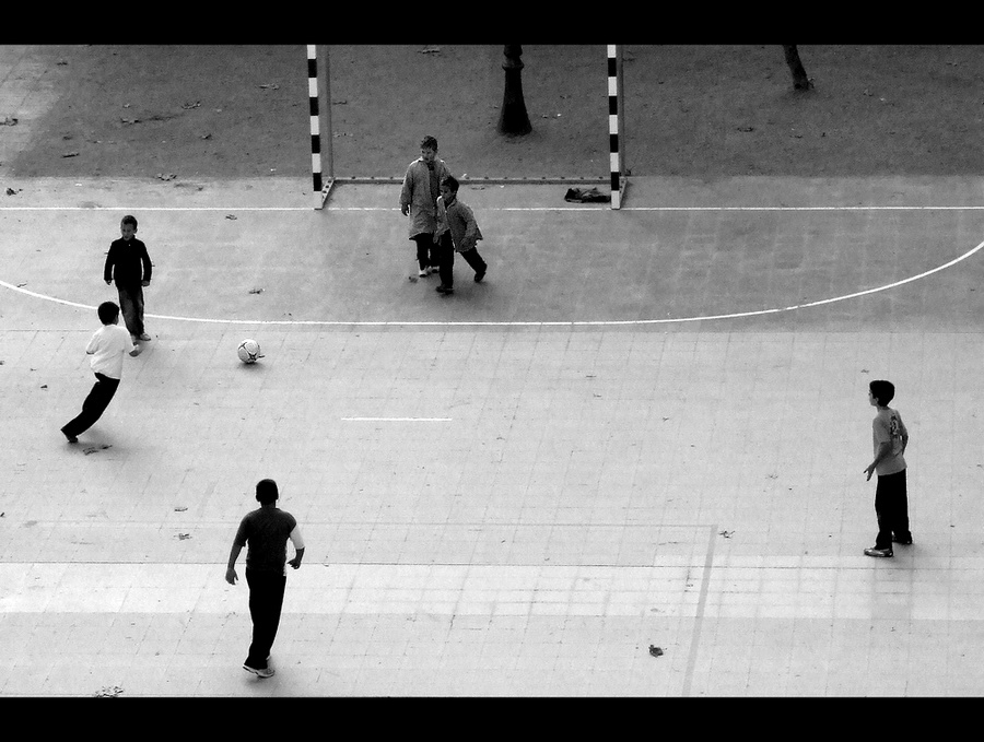 ..scatta sulla fascia e...