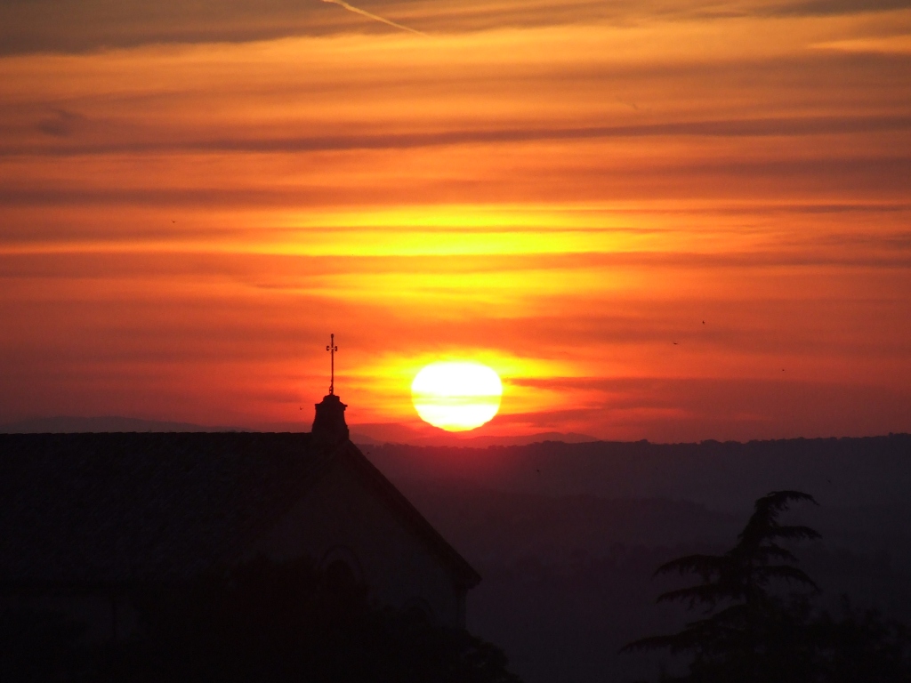 tramonto su castelnuovo.
