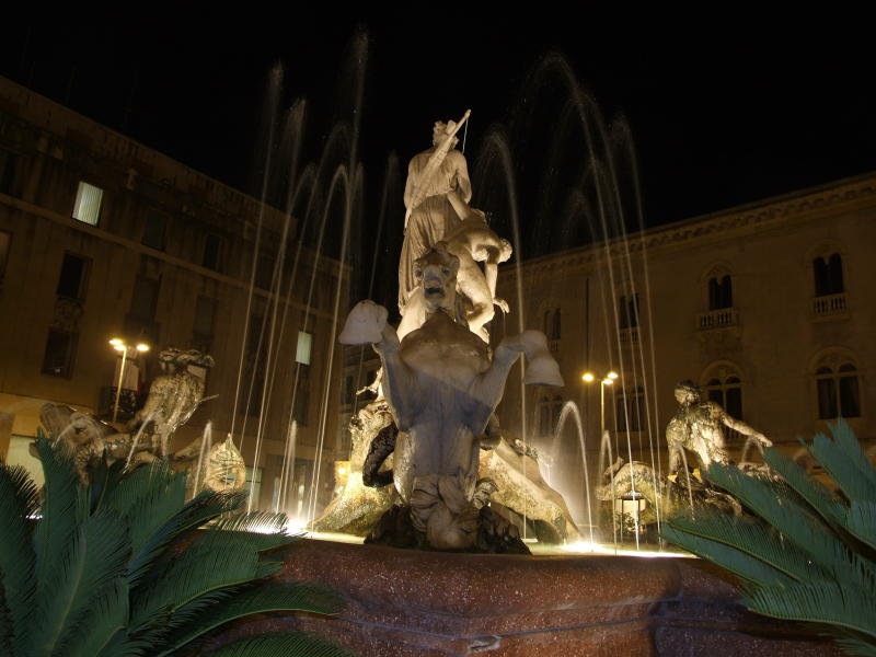 Passeggiando x Ortigia