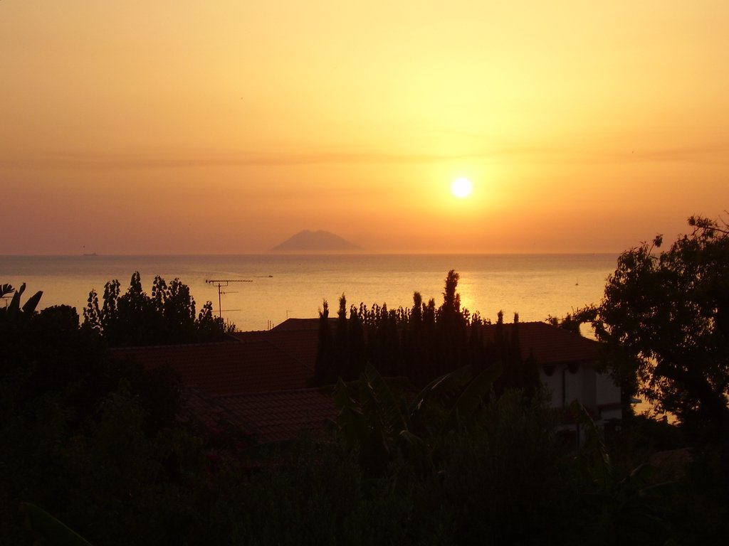 Tramonto sullo stromboli