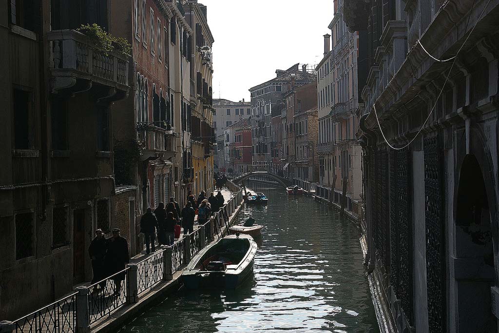 Due mura tra acqua e cielo