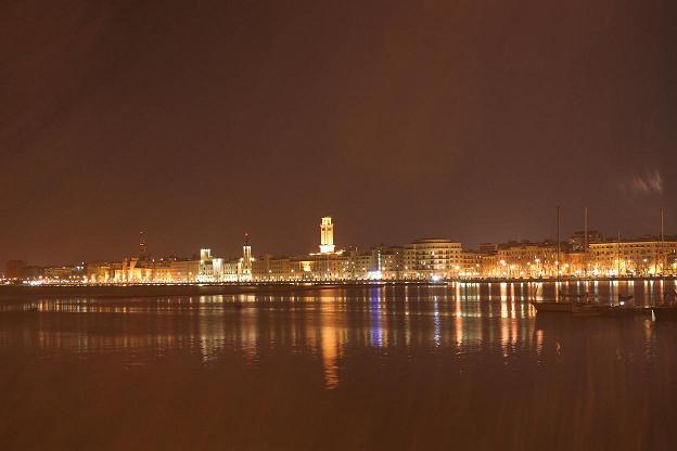 Uno sguardo di Bari dal mare....1