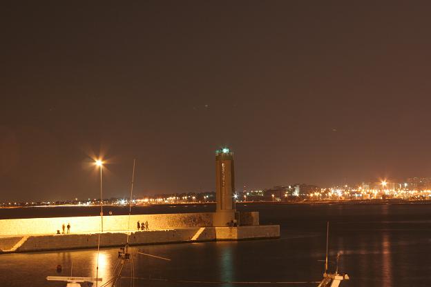 Il faro ed il paesaggio circostante