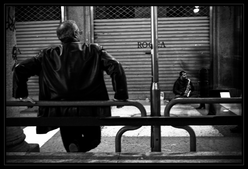 Milano sotto al portico