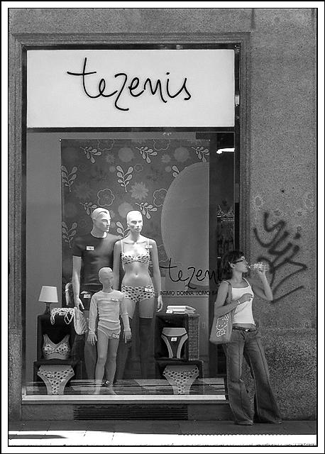 Il manichino che guarda