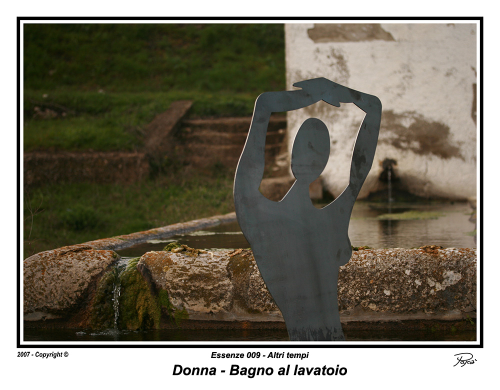 Essenze 009-Donna al lavatoio