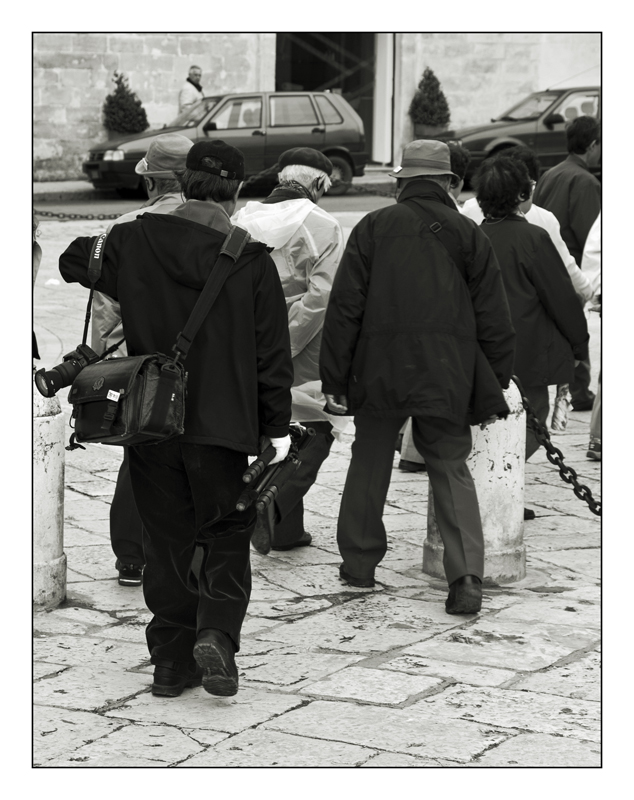 ....in guanti bianchi...