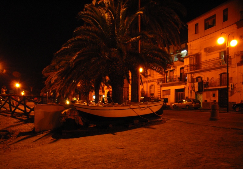 UNA PASSEGGIATA A PATTI MARINA