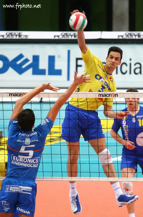 Volley: Felipe in attacco
