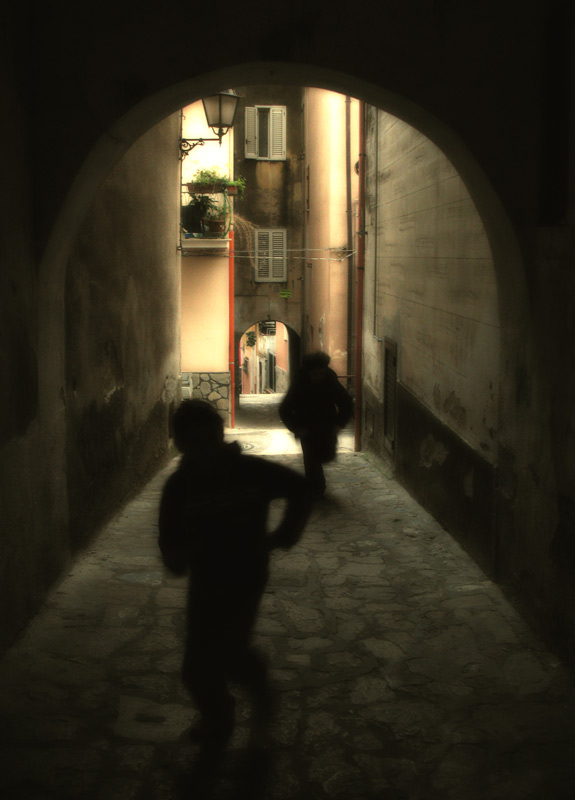 ......bambini al buio per la privacy.....