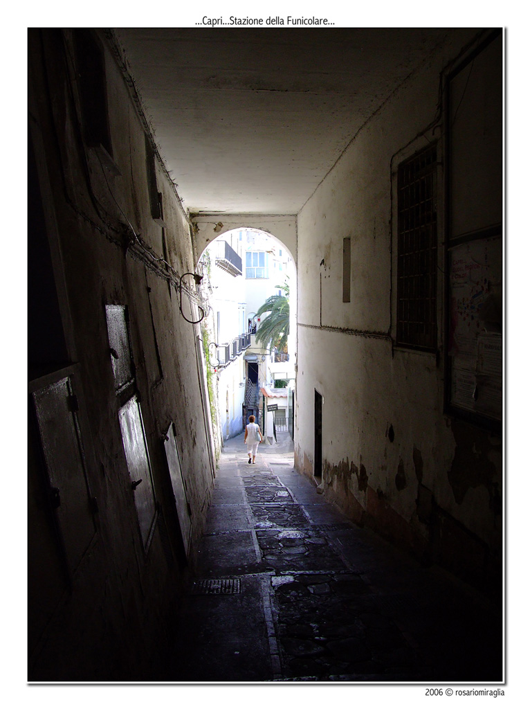 ...Capri...Stazione della Funicolare...