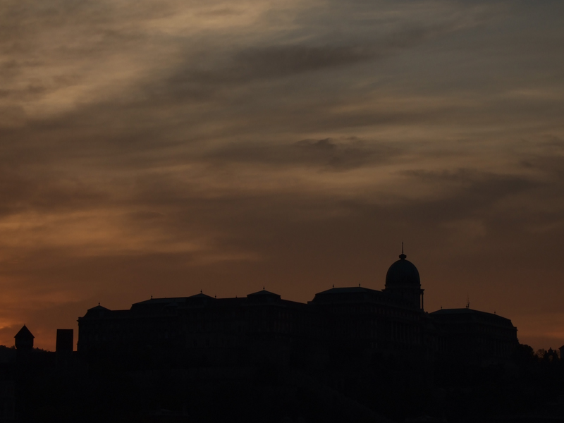 tramonto sul castello
