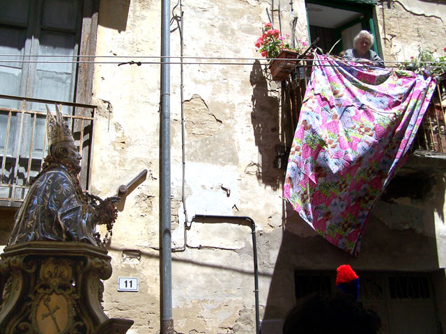 santi, anziani e carabinieri. Festa di San Pardo