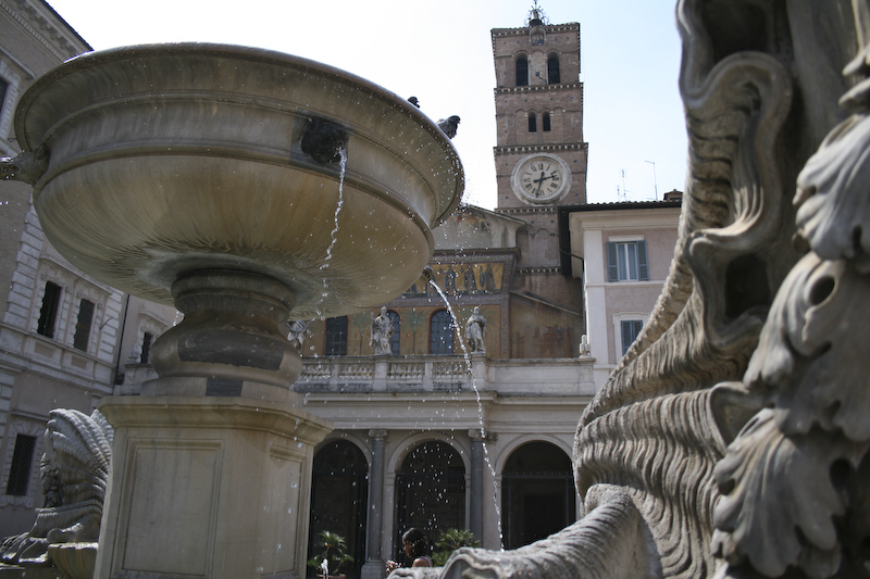 2 piccioni con una fontana