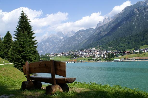 la tranquillita' del lago di Auronzo