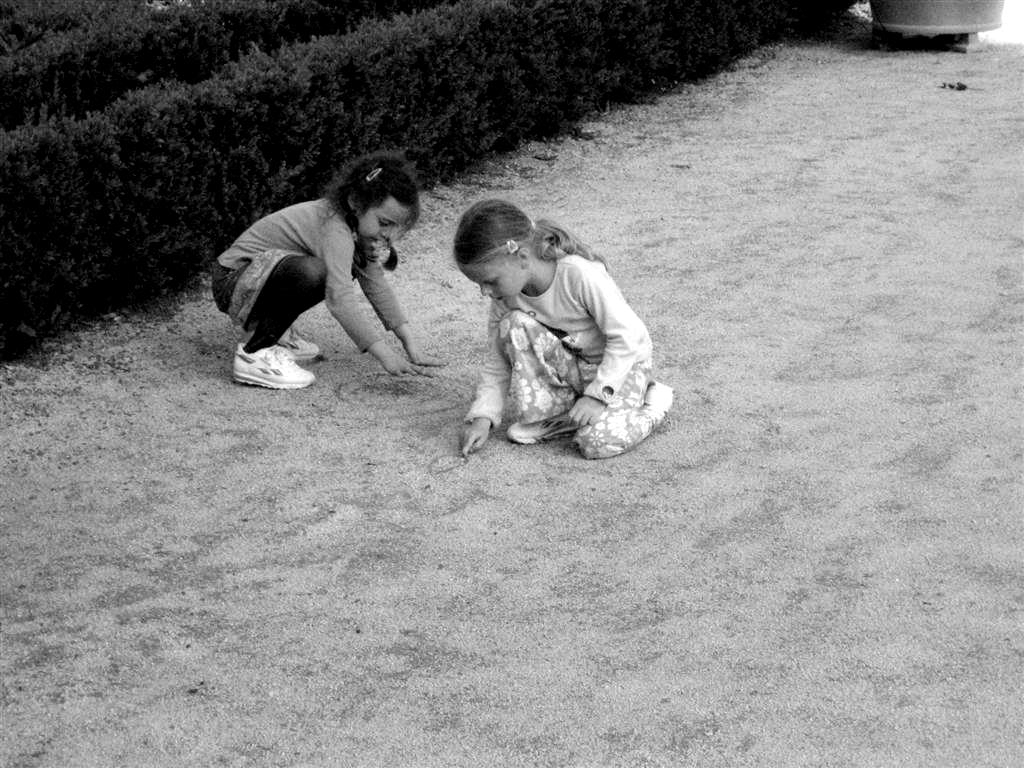 il ricordo dell'infanzia come parole sulla sabbia