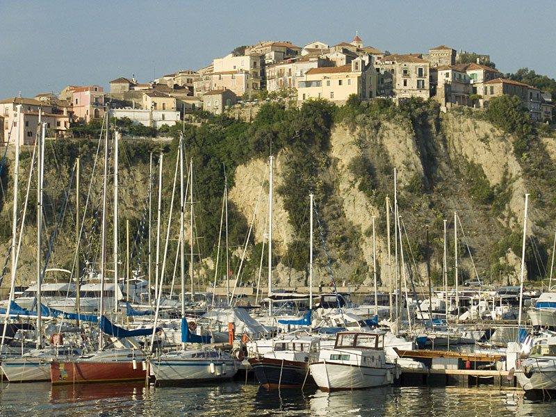 Agropoli - il porto e la rupe