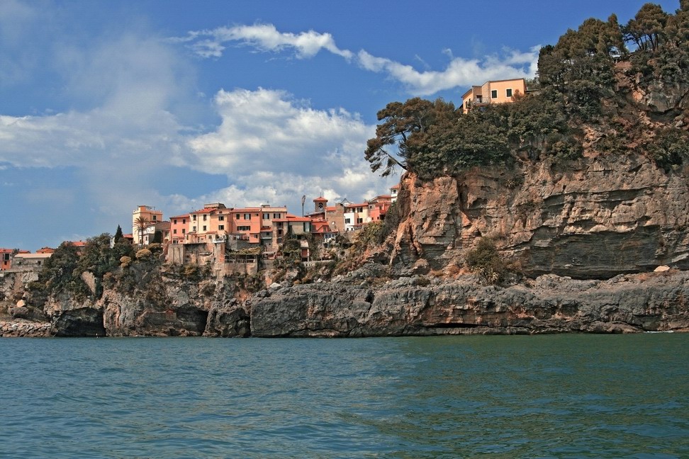 ....a picco sul mare