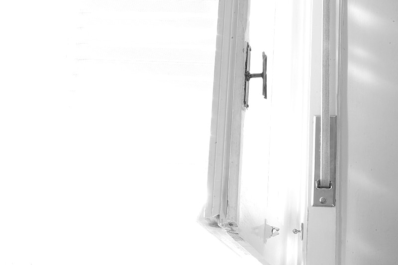 Un giorno, all'improvviso alla finestra.........