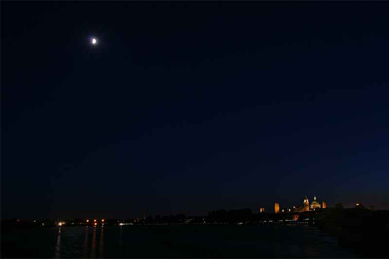 Mantova by Night ...