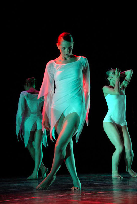 Danza #7... Il rosso che mi accarezza