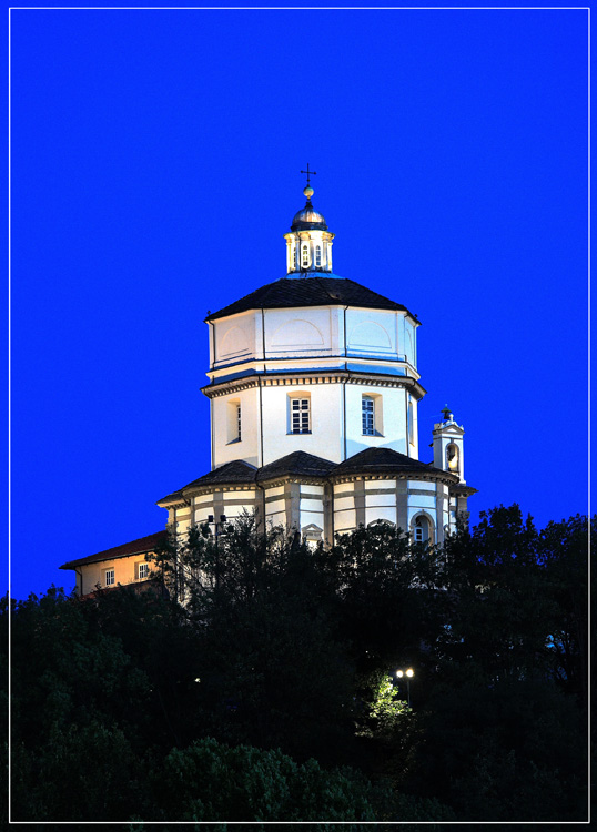 monte dei cappuccini by night