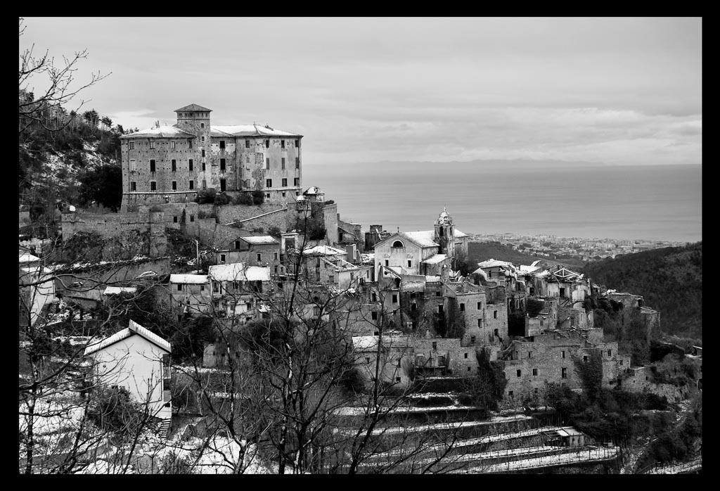 balestrino vecchia blak wite