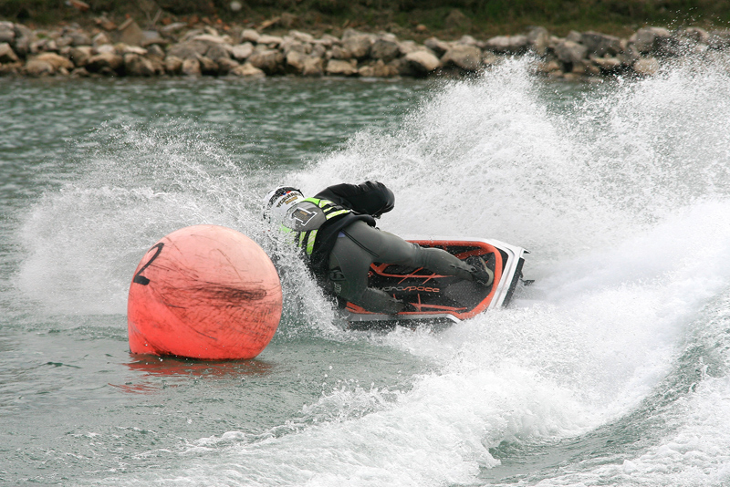 Tra due muri d'acqua