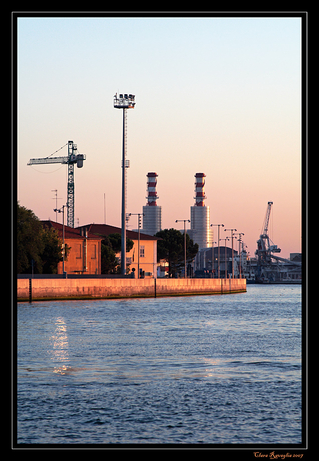 Quando il sole.... bacia  le torri.