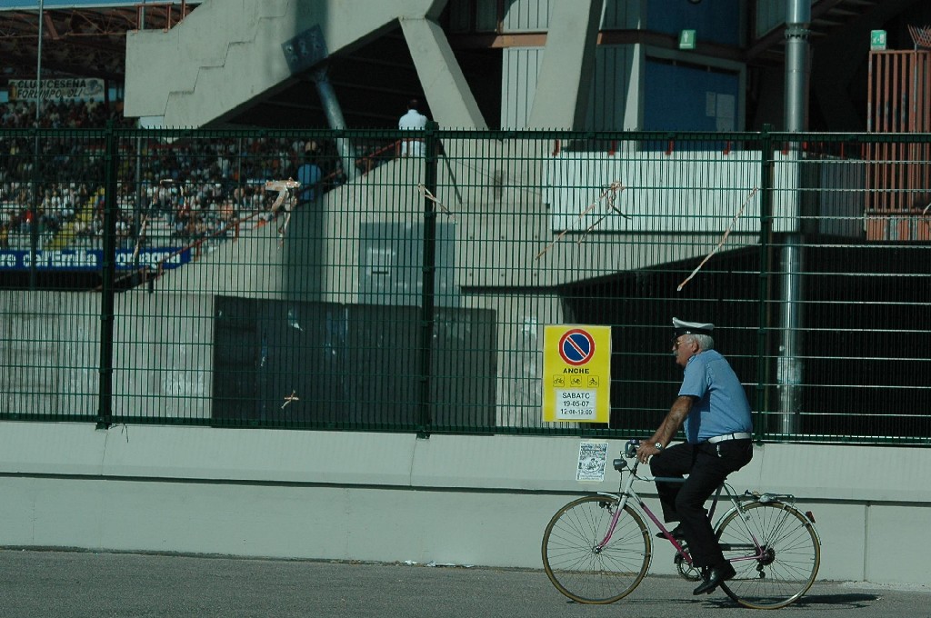 Ma dove vai "bellezza" in bicicletta...??