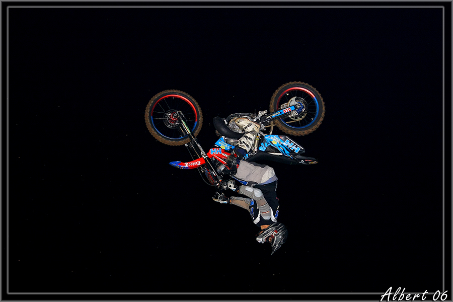 FREESTYLE motocross IN NOTTURNA!  by Albert