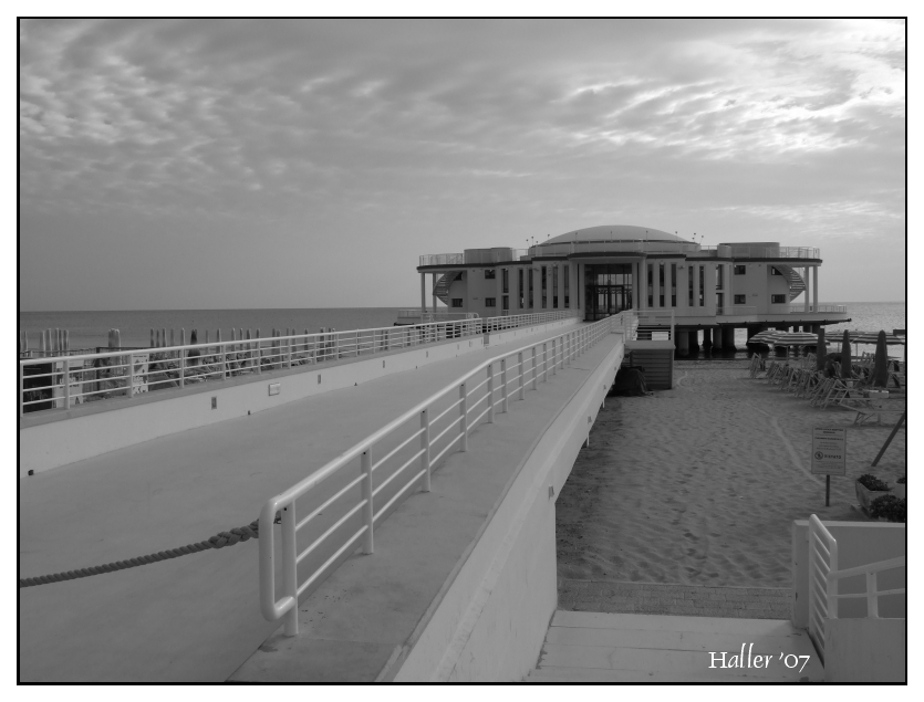 Una rotonda sul mare