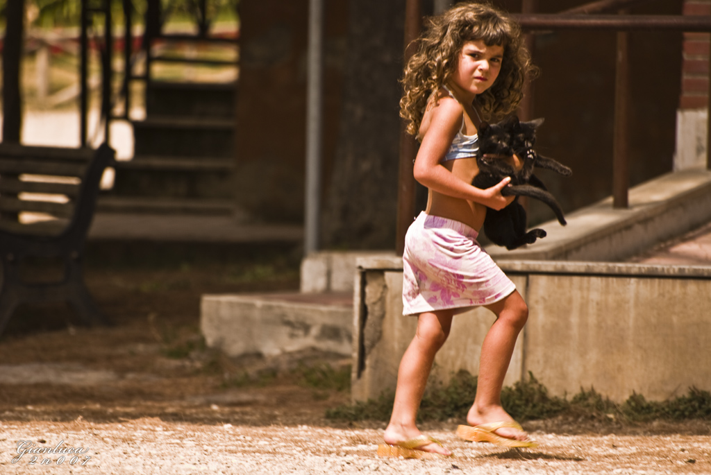 La legge del pi� forte (della serie chi � pi� grosso se ne approfitta)