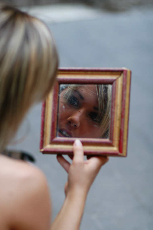 chiara e lo specchio