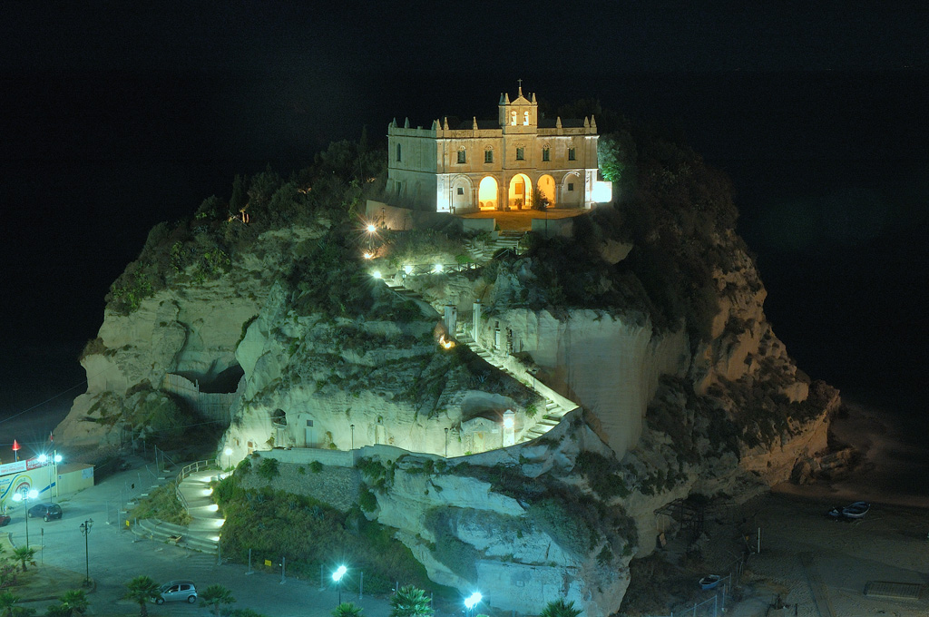 Tropea di notte