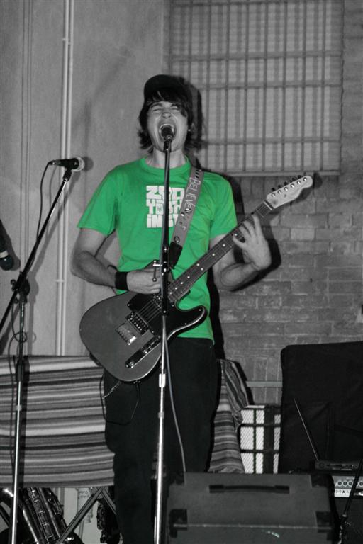 Mangiando un Microfono....