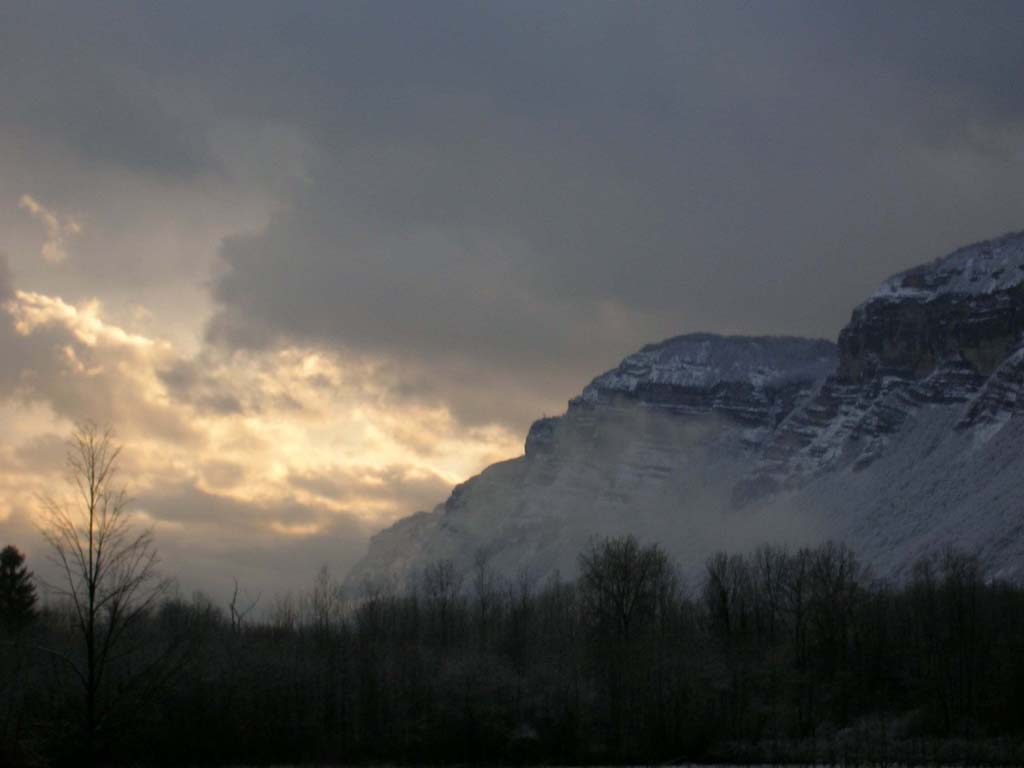 Sole, Nuvole e Montagna