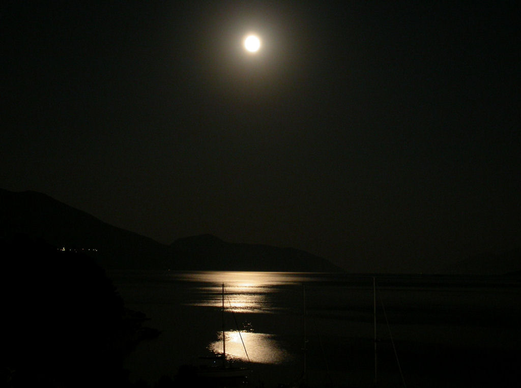 La Luna Su Itaca